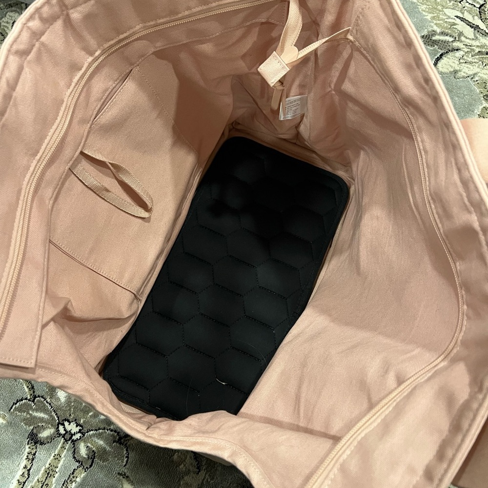 Wild One Pet Tote / Carrier - Picture 3 of 5